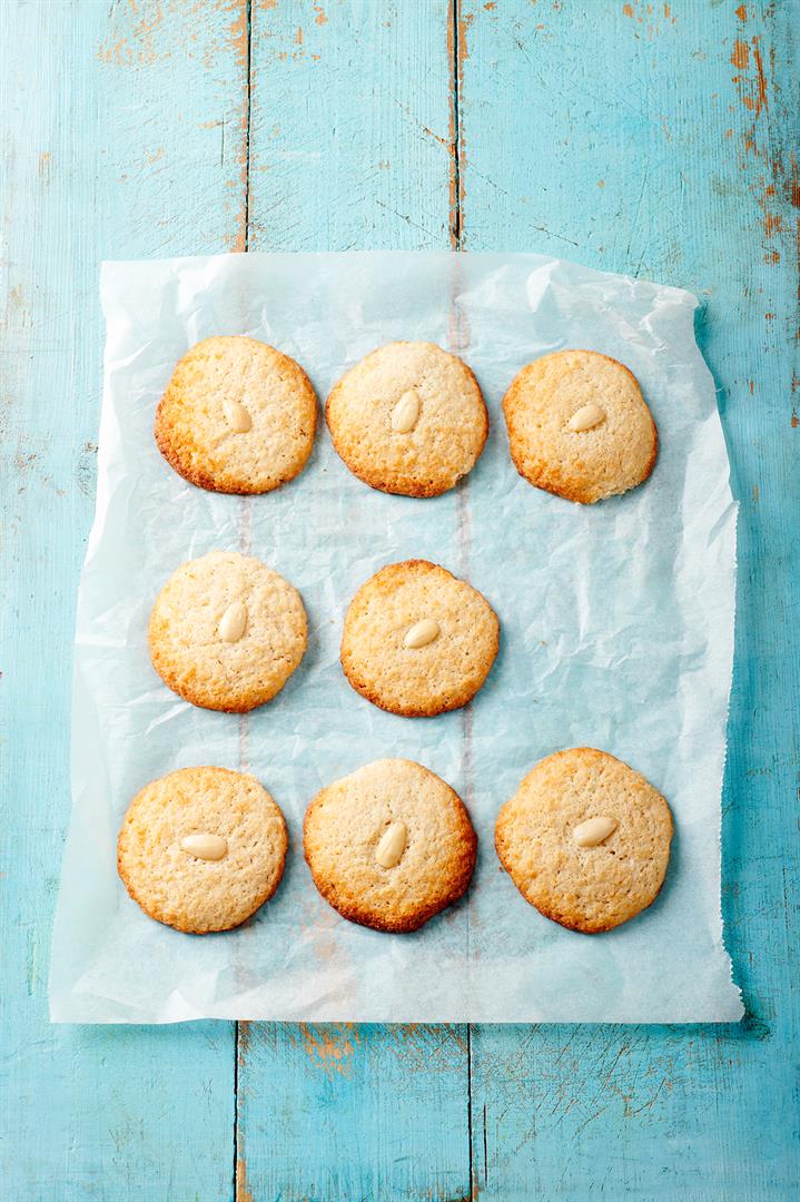 Coconut and Almond Macaroons – Health Results