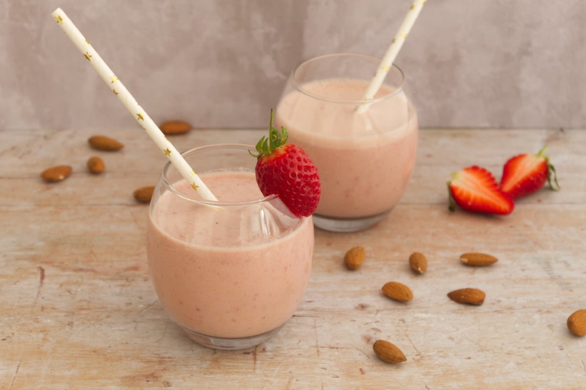 Strawberry and Almond Low Carb Smoothie – Health Results
